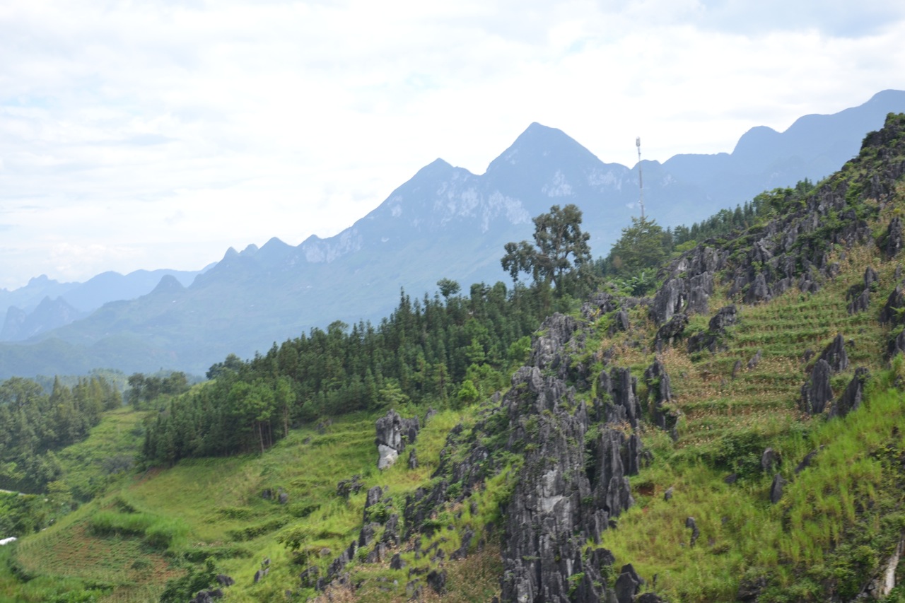 Am 13. September 2016 stand das hoch gelegene Dorf Sua Nhe Lu, Provinz Ha Giang, Nordvietnam als nächstes Projekt der Loan Stiftung an.