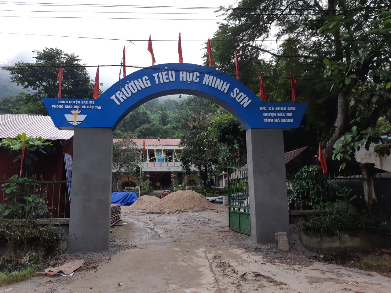 Stand 01.10.2019: Die Grundschule in Minh Son wird von 225 Schüler/innen besucht.